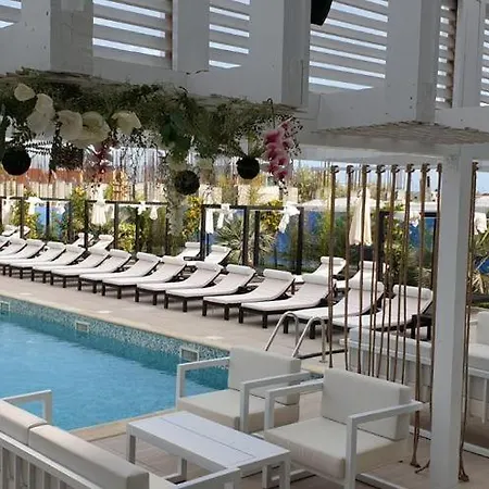 Apartamento Gemene And Pool Năvodari